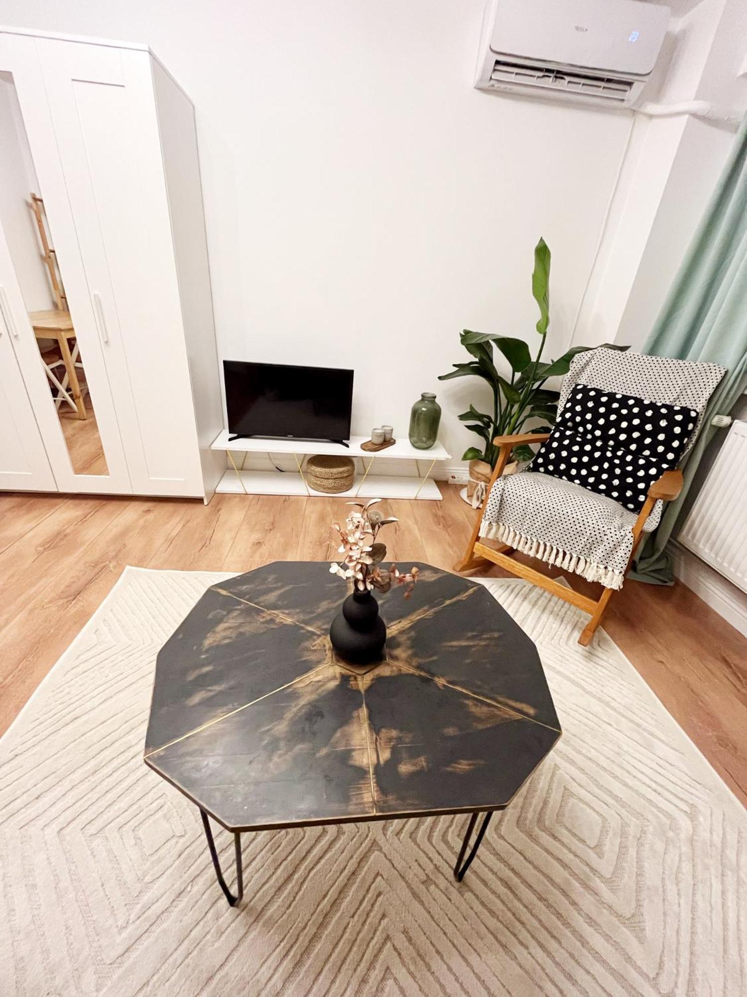 Lola'S Apartament Close To City Center Bucharest Luaran gambar